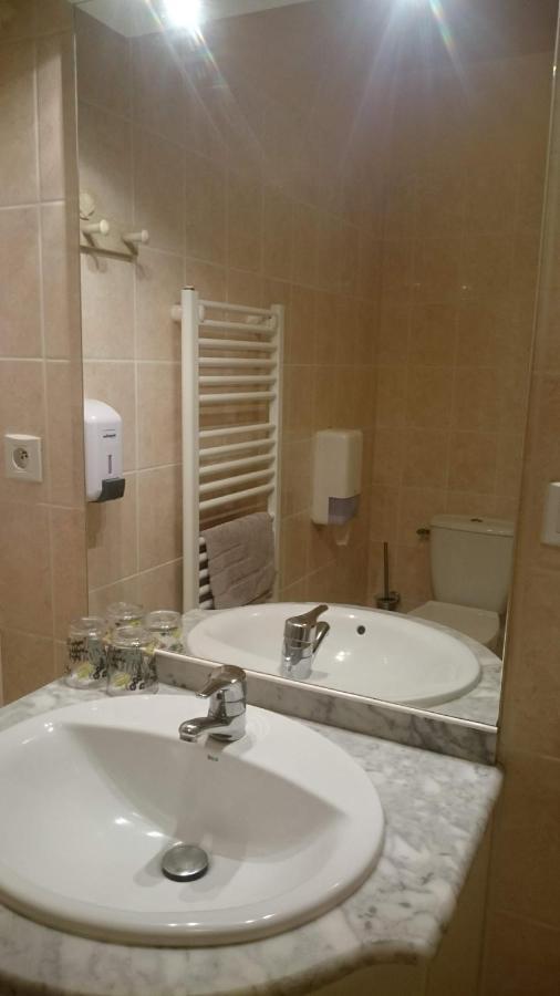 Chambres D'Hotes De L'Auberge L'Astrassadou Rezentieres Luaran gambar